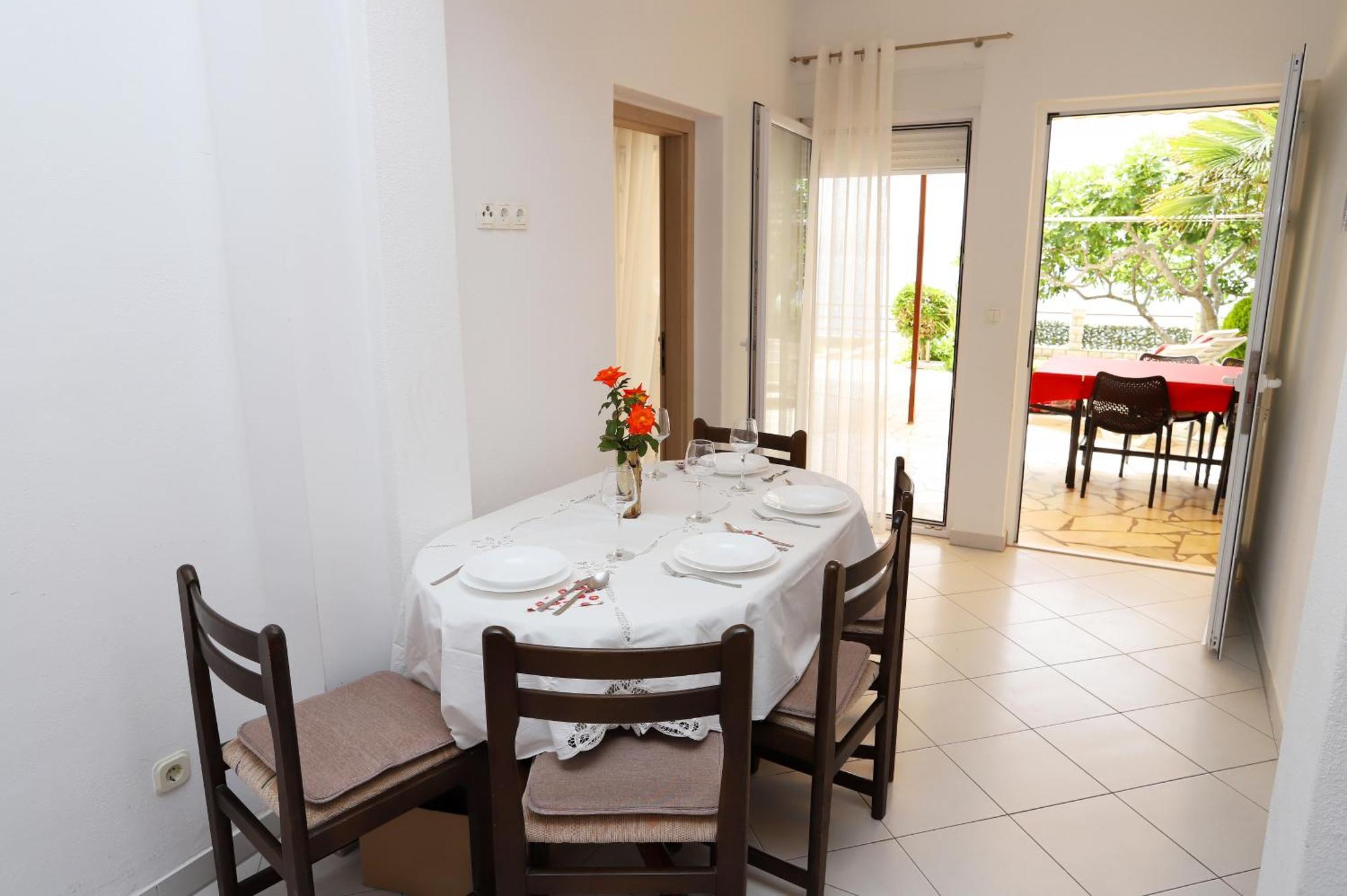 Apartments Edita & Robert 로크바 로고즈니차 외부 사진