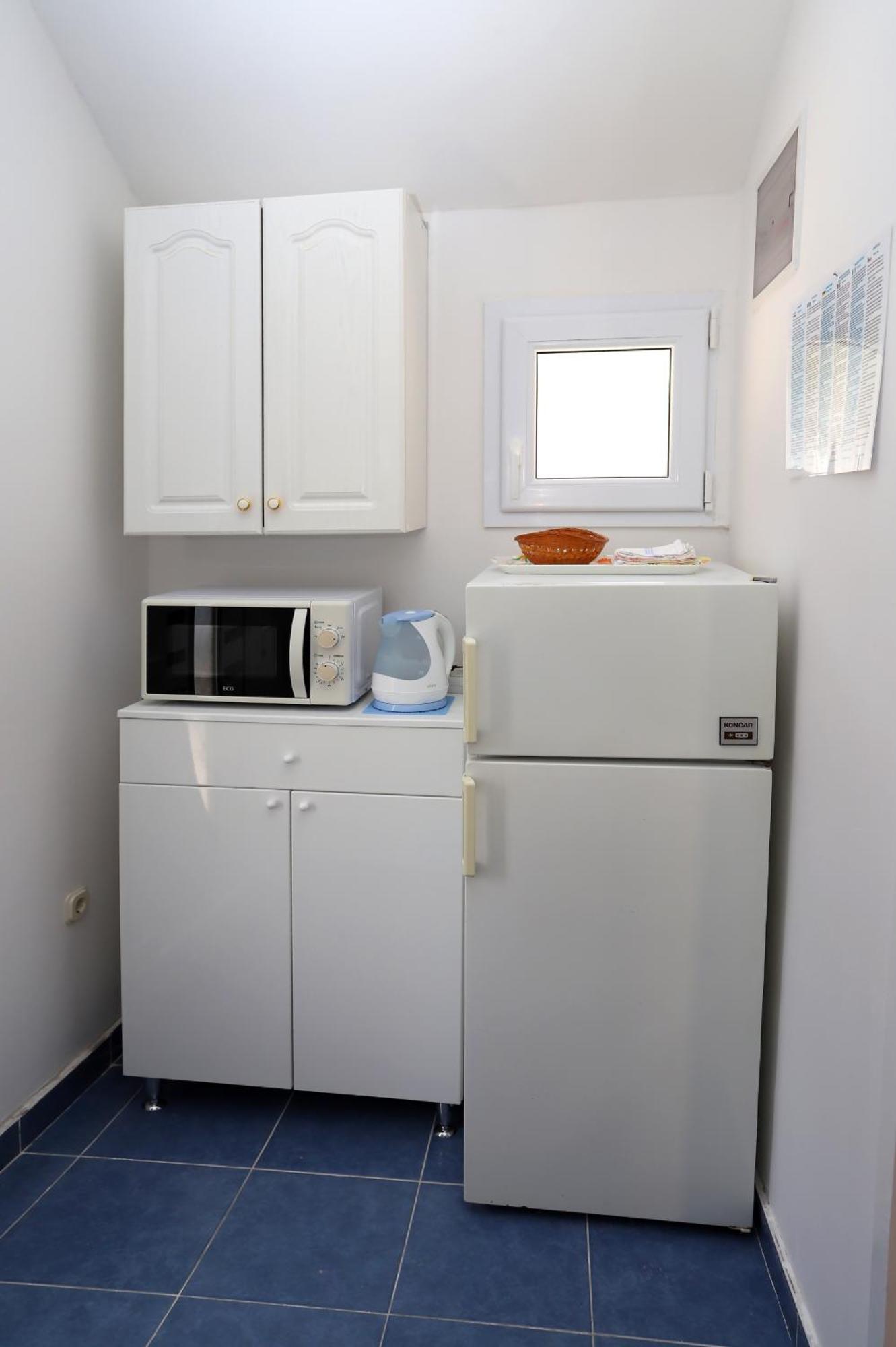 Apartments Edita & Robert 로크바 로고즈니차 외부 사진