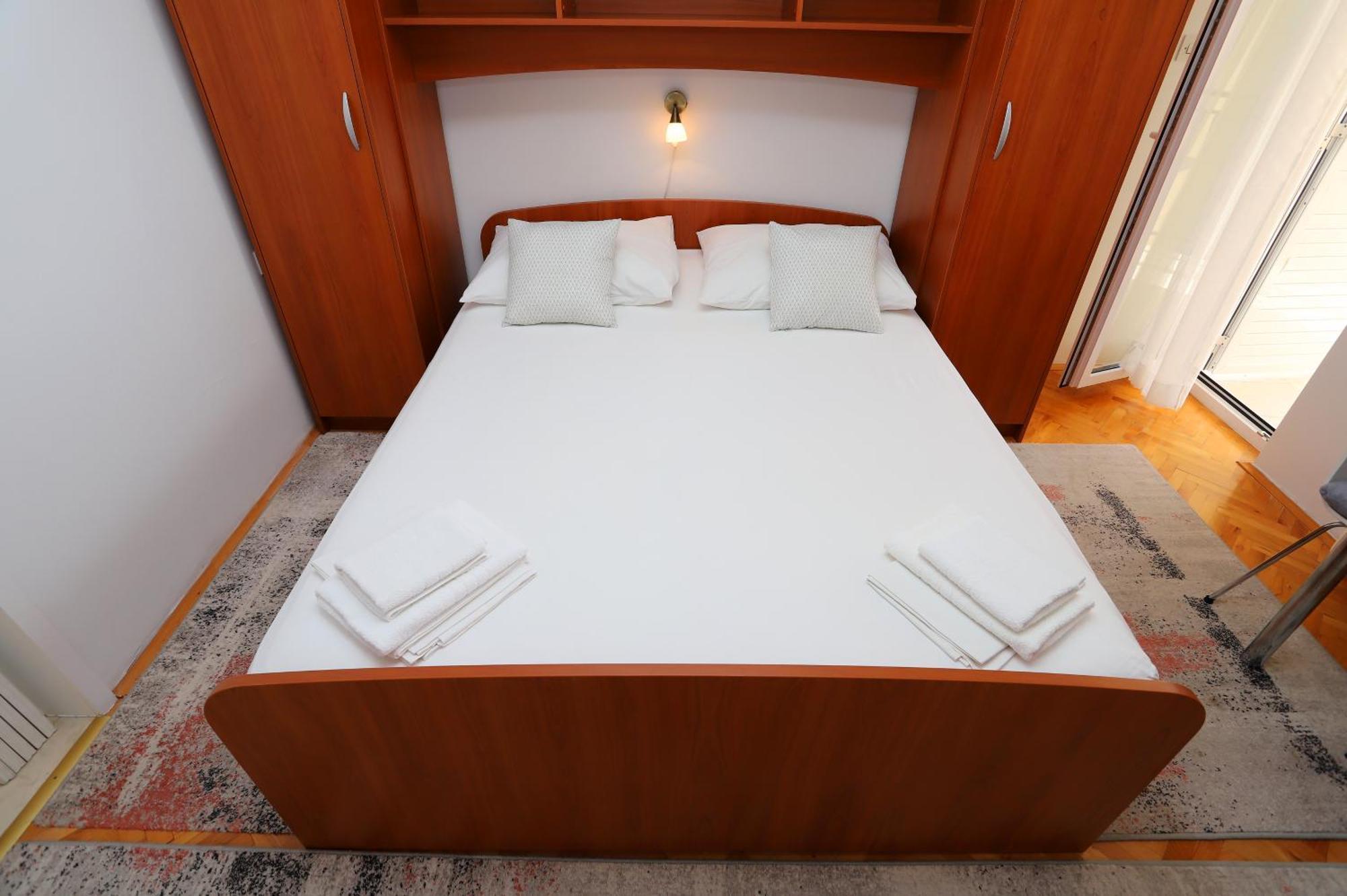 Apartments Edita & Robert 로크바 로고즈니차 외부 사진