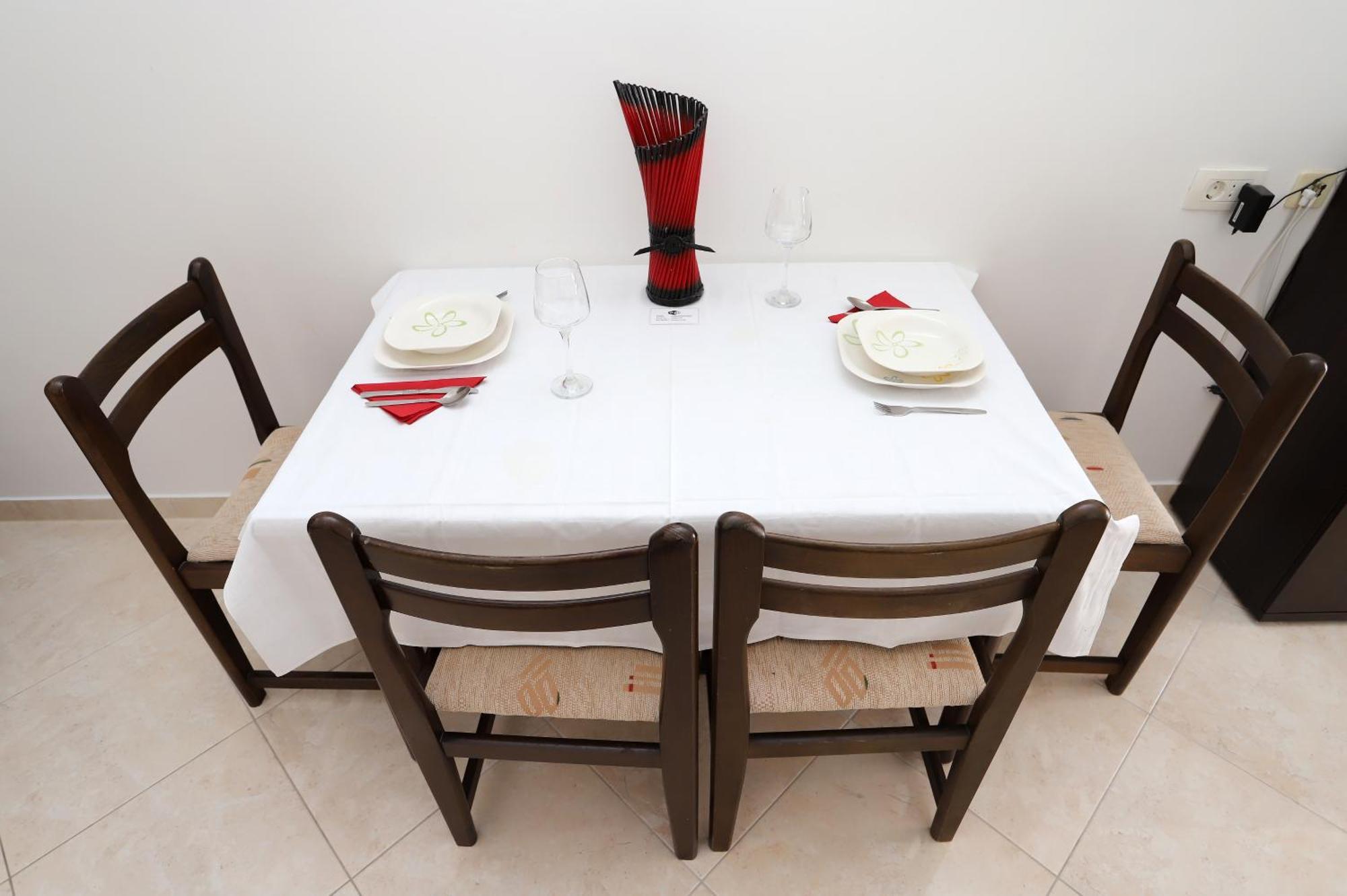 Apartments Edita & Robert 로크바 로고즈니차 외부 사진