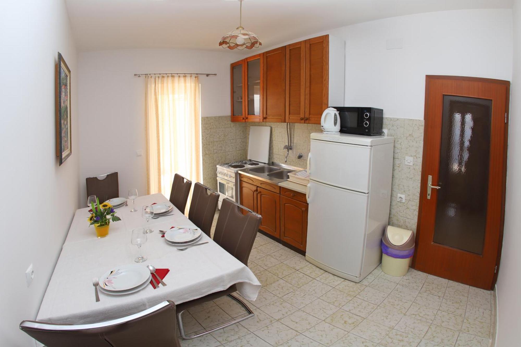 Apartments Edita & Robert 로크바 로고즈니차 외부 사진