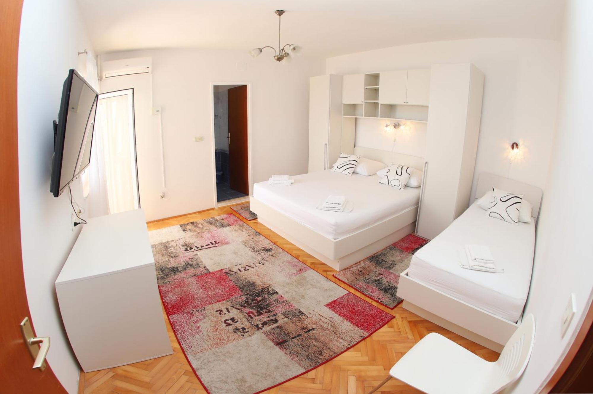 Apartments Edita & Robert 로크바 로고즈니차 외부 사진
