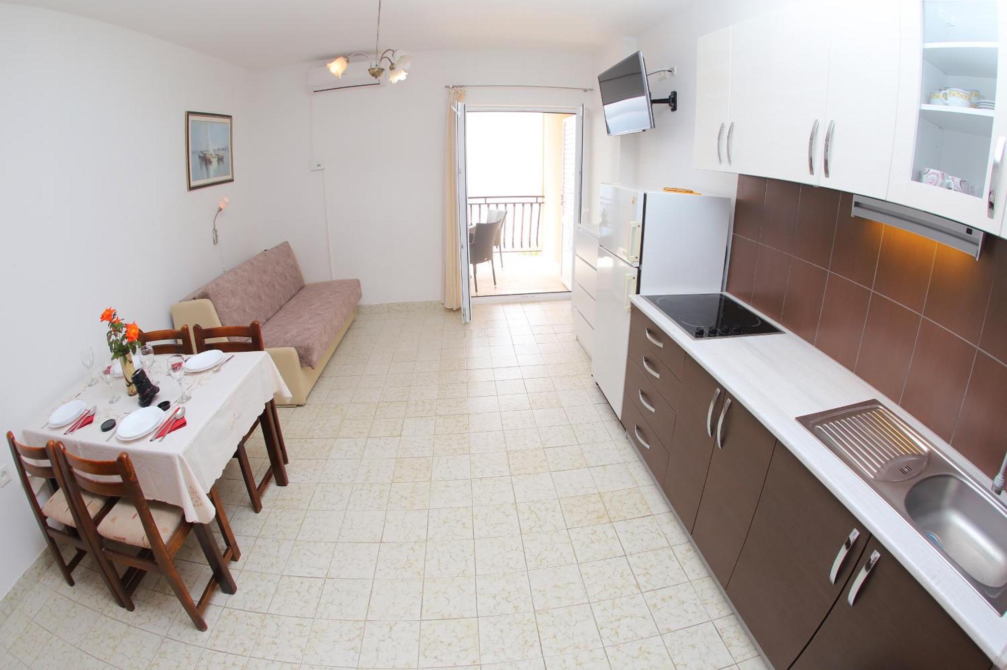 Apartments Edita & Robert 로크바 로고즈니차 외부 사진